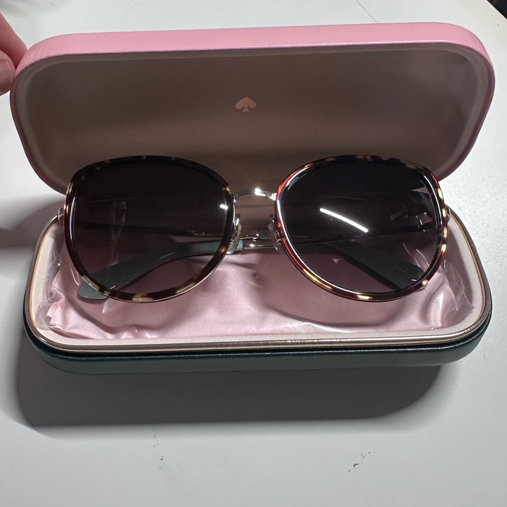 Kate Spade Sunglasses- Jensen Tortoise gently used